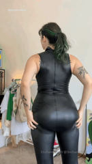 728903195_gifs-from-my-new-curvage-try-on-clip-3-look-at-that-belly_7.mp4