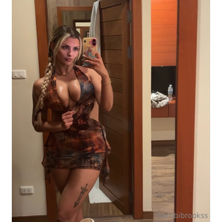 bambibrookss_2283703410_source.png