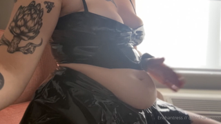 950220845_empty-belly-but-latex_2.mp4