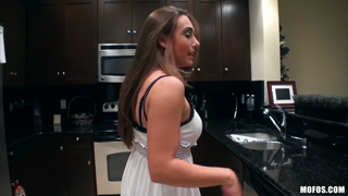 Cleaning Girl Gets Filthy - Renna Ryann.mp4