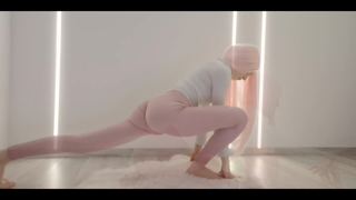 SOLY_YOGA_2023_04_13_YOGA_—_STRETCHING_AT_HOME_FLEXIBILITY_SPLITS.mp4