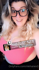 623531802_my-fake-specs-came-in-but-this-is-the-style-i-want-for-glass_5.mp4