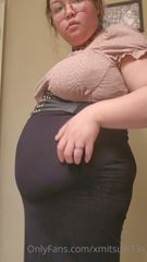 443120774_some-vbo-belly-play-and-sink-counter-plopping_6.m4v