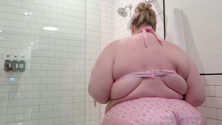 1957537364_wanna-take-a-shower-with-me-it-takes-a-lot-of-effort-to-was_0.mp4