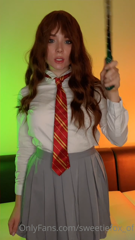 496576716_hermione-is-practicing-a-new-magic-spell-to-remove-her-cloth_5.m4v