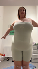 977284096_fat-flexible_0.mp4