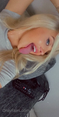 28797268_i-have-a-pretty-long-tongue-ill-leave-this-here_0.mp4