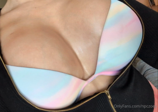 I saw a post mentioning it on Twitter and I had to see if I could still flex_ tiddy twerk since it's been so long! - 0iatl4jmb48cq3rtuhkhu_sou_2313508566.m4v