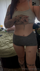 1224406282_hi-guys-im-finally-back-hungover-sunburnt-covered-in-b_0.mp4