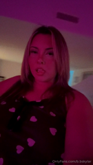 0ifrnzif8fk323esajx28_source.mp4