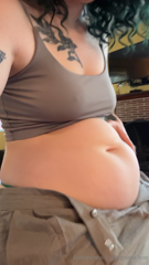 1301873938_empty-belly-i-could-totally-pass-for-fit-if-i-didnt-have_0.mp4