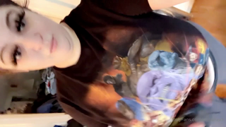 572383298_dont-worry-theres-titties-in-this-post-i-just-had-a-busy_0.mp4