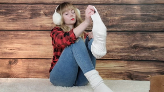 836124558_oily-foot-massage-i-strip-out-of-my-new-favorite-uggs-and_0.m4v
