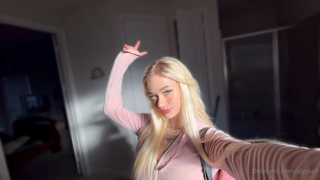 1464663235_want-to-play-with-me-im-online-right-now_0.mp4