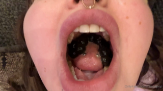 696613894_open-throat-swallowing-makes-me-horny_0.m4v
