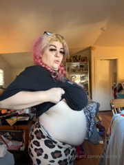 1409299687_bloated-belly-play-and-a-chug-burps_1.mp4