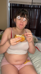 1589994940_stuffing-time-whos-noticing-my-gain_0.mp4