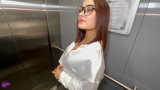 es.faphouse.com-i-fuck-my-latina-secretary-and-make-her-a-creampie-p1080.mp4