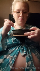 206413890_stream-did-not-work-so-you-have-to-watch-me-eat-in-a-video-n_0.m4v