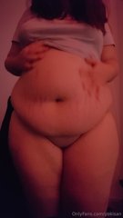 847526927_the-big-pig-was-so-gluttonous_0.m4v
