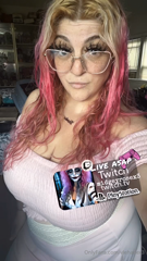 1263650726_come-help-me-get-to-affiliate-guys-watch-the-gamer-anguish_2.mp4