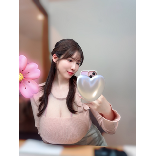 昨日は撮影でしたかわいい髪型たくさんしてもらいました!ྀིこのニットもかわいい_2025-03-31_204212_ako_kimu_4445.jpg