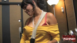 2007 - HeavyMetalPussyParty.com - Scarlett Pain, Gia Paloma - I'm In The Band or At Least I'm Trying To Be.wmv