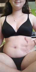 1246811424_there-is-never-enough-belly-plays-look-how-squishy-my-tumm_0.mp4