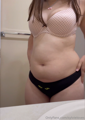 794367223_feeling-spicy-before-a-shower-so-you-know-what-i-had-to-do_1.mp4
