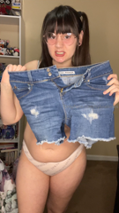 1457049561_trying-to-squeeze-into-my-old-clothes_0.mp4