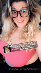 623531802_my-fake-specs-came-in-but-this-is-the-style-i-want-for-glass_0.mp4