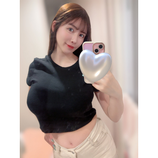 おはあこ️今日も1日頑張ろうねGUで買ったXLのTシャツがわりと小さくて、せっかく何枚か買ったのに目立つから外で着るの躊躇っちゃ_2025-05-13_183621_ako_kimu_5827.jpg