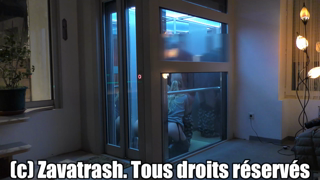 Lascenseur du vice Un vieux pervers se fait sucer par deux cocho.mp4