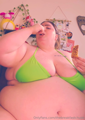 1633448438_pov-your-fat-gf-notices-youre-getting-a-belly-on-you-mut_0.mp4