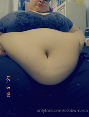 123704400_afternoon-snacking-and-belly-rub-how-soft-do-i-look-someo_2.m4v