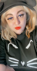 141896794_annie-from-good-girls-inspired-look-2-0-with-my-new-cat-swea_0.mp4