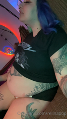 216037188_belly-rubs-before-feeding_0.m4v