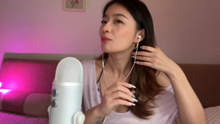 2025-10-17_ASMR 5 Types Of Kisses 💋.mp4