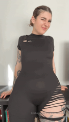 887060268_some-gifs-from-a-try-on-clip-i-filmed-the-other-day-it-s_3.mp4