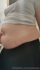 610110908_i-love-how-my-belly-is-so-soft_0.m4v