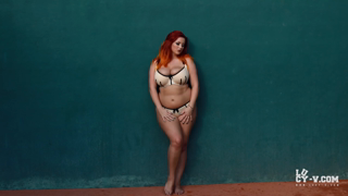 Social Glamour - Erotic Pictures and Videos of UK Lucy vixen OnlyFans Premium page.mp4